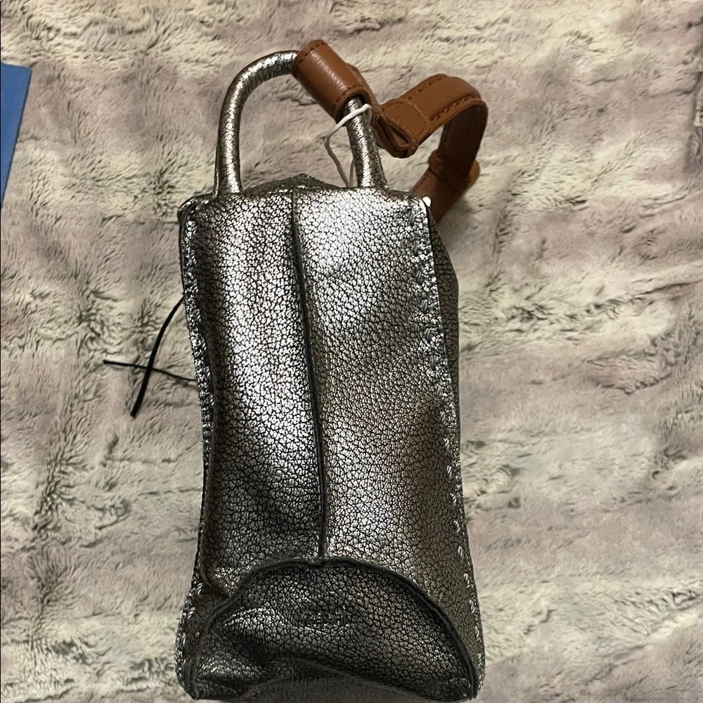 Silver Textured Women's Bag. Listing will be removed 2/6/26 - Picture 3 of 7